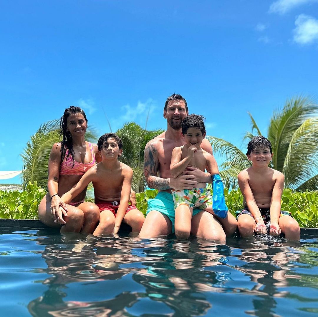 令人羡慕的一家人😍：梅西晒与家人度假照片